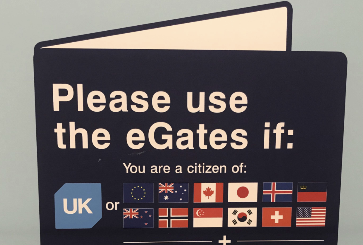 入手不可能！A Background to English(英国の環境) 遊ぶだけで英語が上達する」AI英語アプリを、静岡市の小中学生4万人に